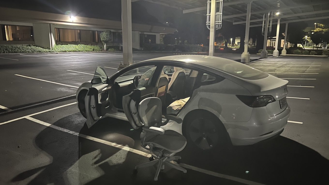 Tesla Model 3 vs Aeron Chair